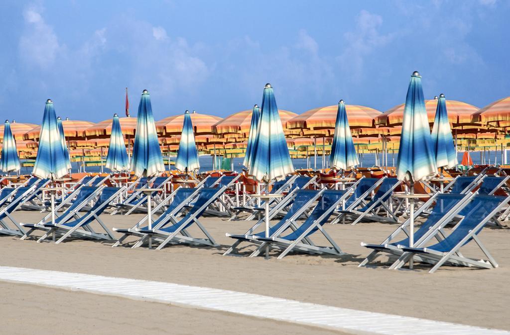 Hotel Eden Viareggio Esterno foto