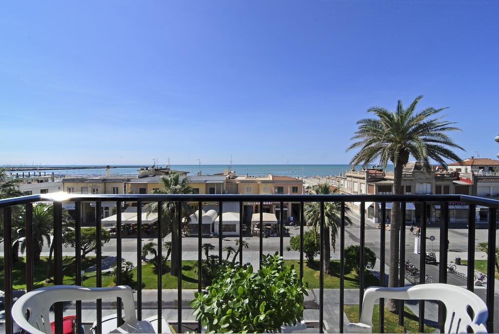 Hotel Eden Viareggio Esterno foto