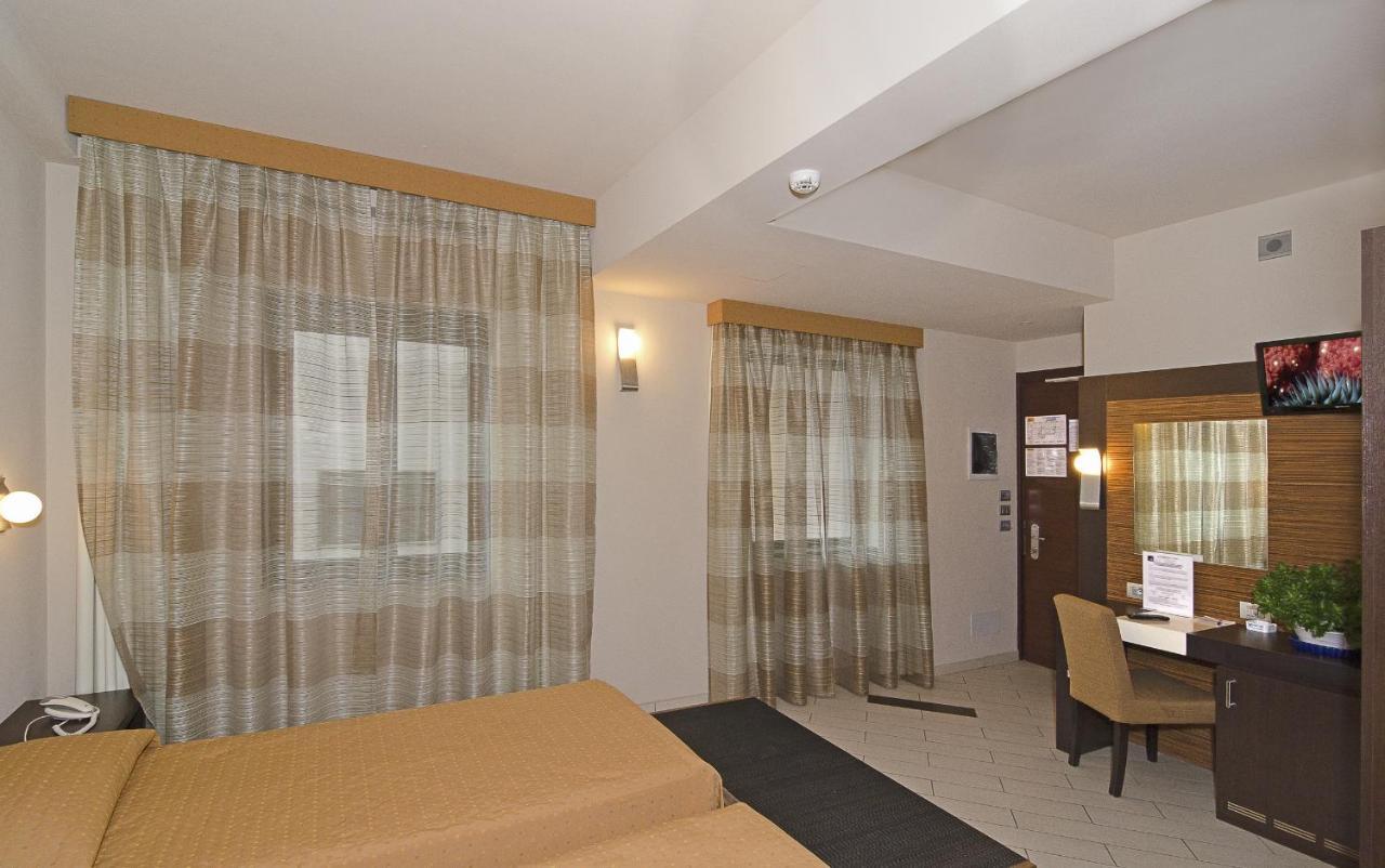 Hotel Eden Viareggio Esterno foto